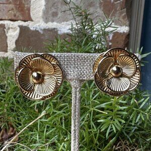 Vintage Coro Earrings‎ Gold Tone Flower Clip On Fashion Jewelry Rare 1" MCM